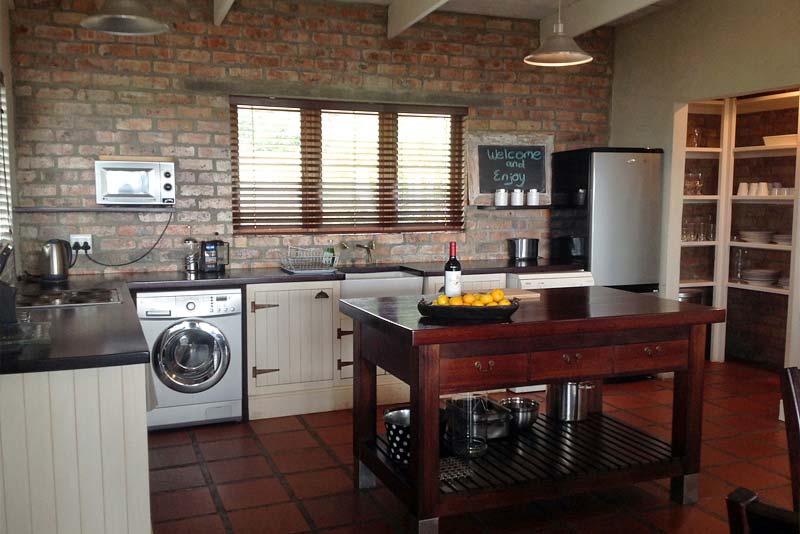 Fully equipped kitchen and pantry