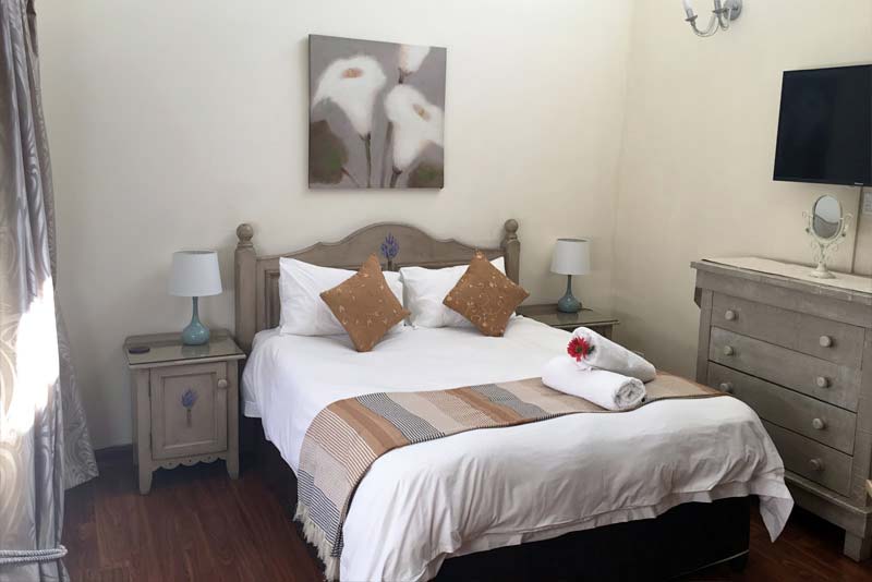 Acacia bedroom - House On York self catering South Kensington