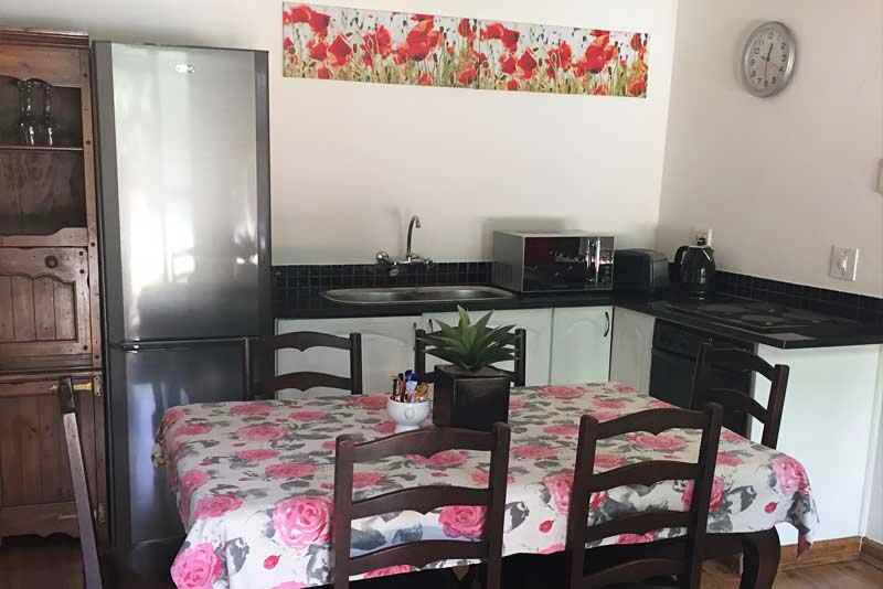 Jacaranda Kitchen - House On York self catering South Kensington