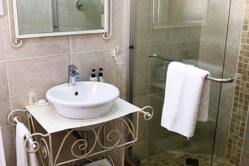 Room 1 Bathroom