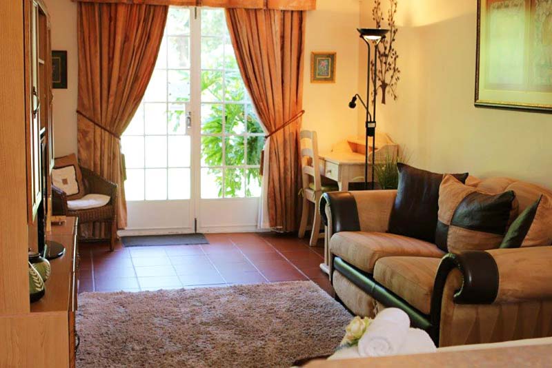 Room 4 Lounge