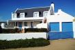 Holiday house, 300m from the sea, loadshedding ready
