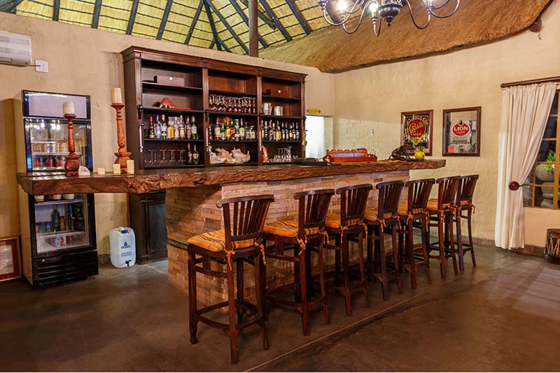 Shikwari Suites fully licensed Warthog Bar.