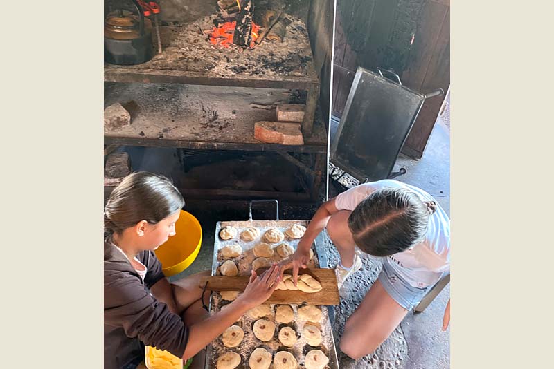 Braai rolls, fire cooking