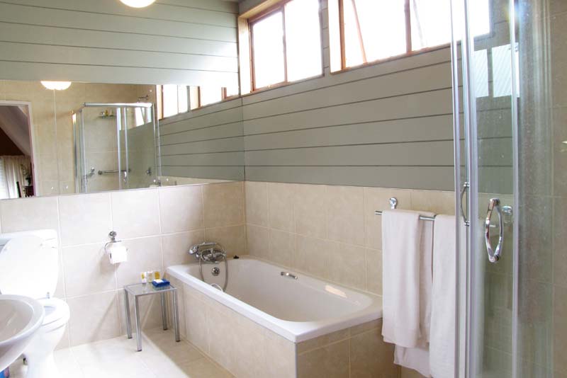 Family suite bathroom (x2)