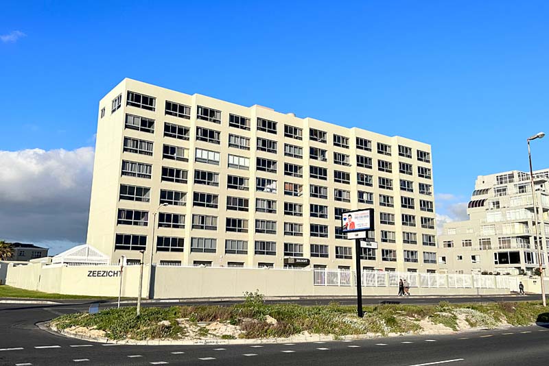 Sea View Zeezicht self catering apartment in Bloubergstrand