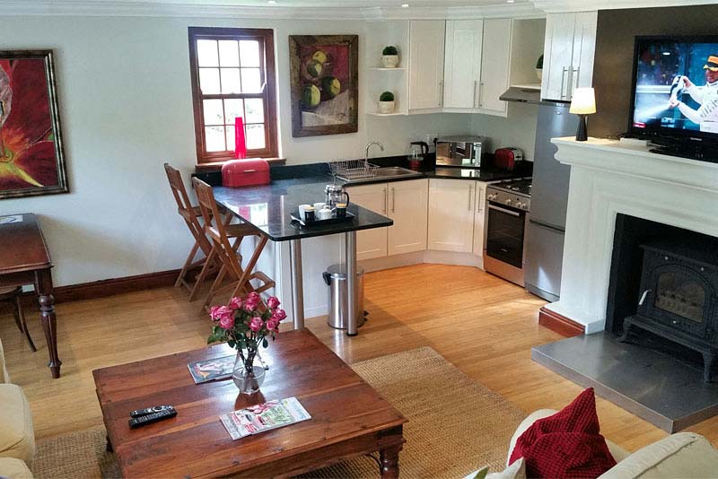 Rose Cottage - open-plan kitchen