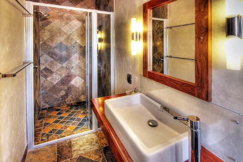 Hartmann Suites Apartment 3 bathroom