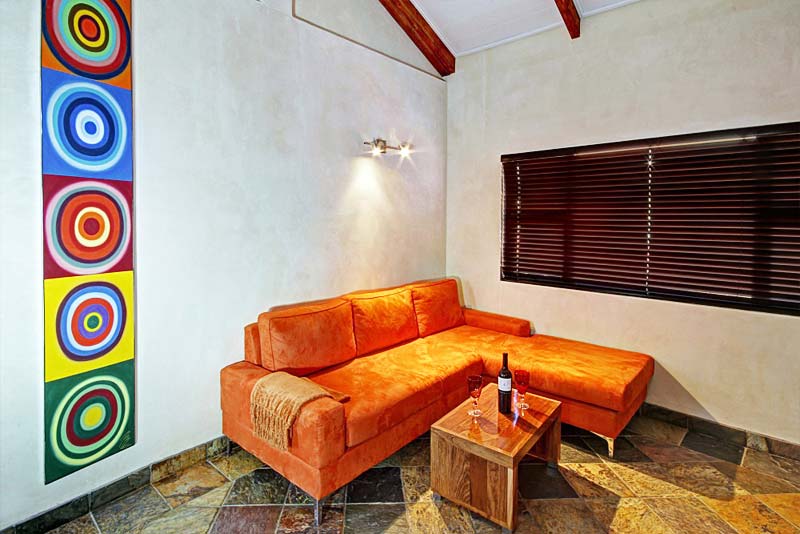 Hartmann Suites Apartment 4 lounge