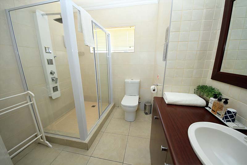 Bay View - room-only accommodation Somerset West, Cape Town