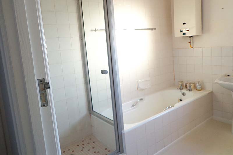 Middle bathroom - Merlon self catering Betty's Bay
