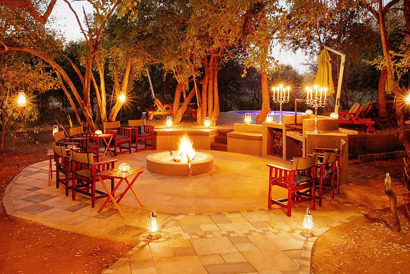 Tambuti Lodge - Fully catered luxury bush lodge, Pilanesberg National Park