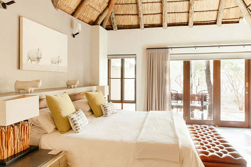 Tambuti Lodge - Fully catered luxury bush lodge, Pilanesberg National Park