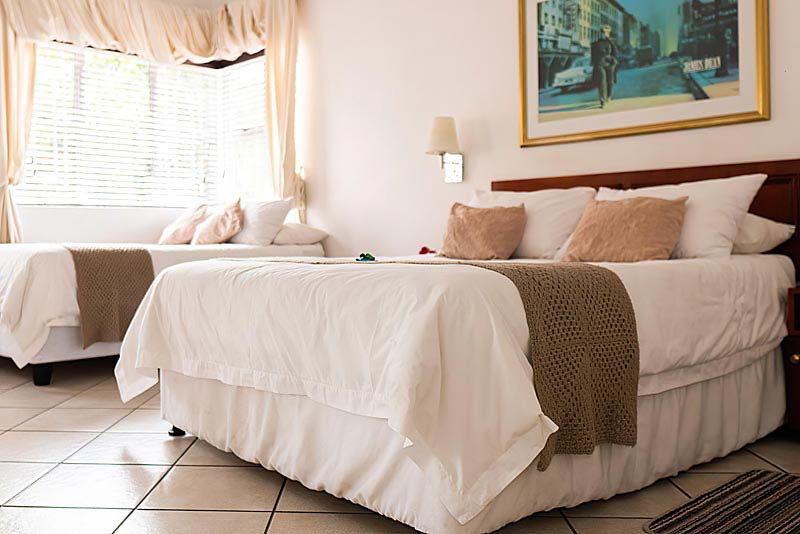 Broadway Guest House - Bed & Breakfast Accommodation Bellville