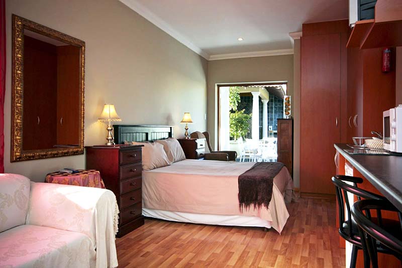 A Smart Stay Apartments - self catering Somerset West, Cape Town
