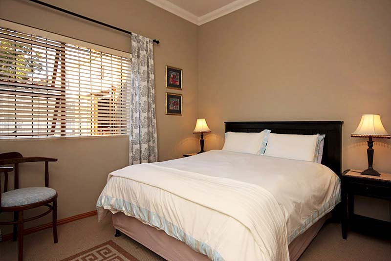 A Smart Stay Apartments - self catering Somerset West, Cape Town