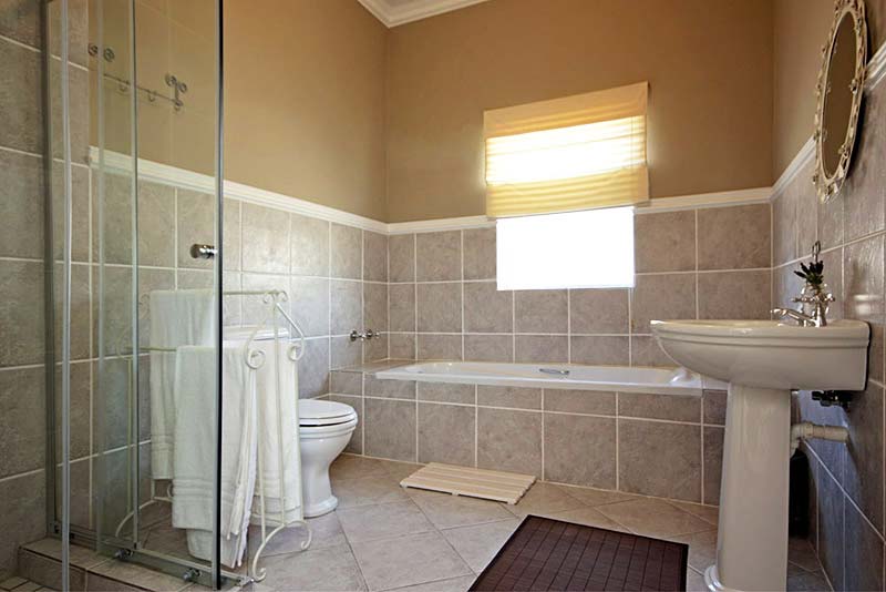 A Smart Stay Apartments - self catering Somerset West, Cape Town