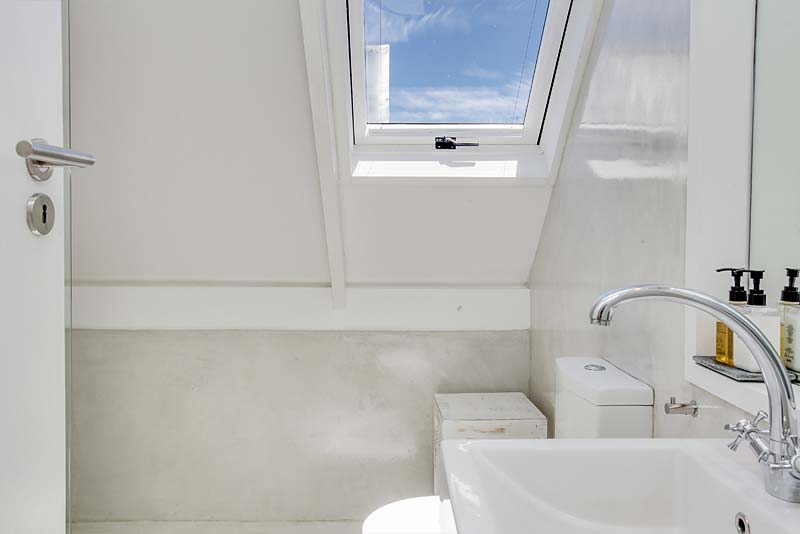 upper bathroom