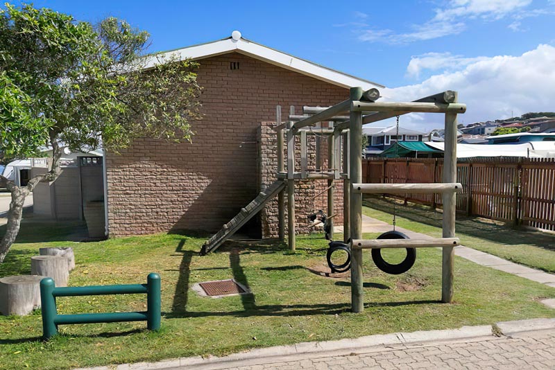 Dwarswegstrand Resort - self catering and camping near Dwarswegstrand, Groot Brak Rivier