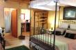 Forest s/c studio style unit, queen en-suite, private bbq, separate kitchen