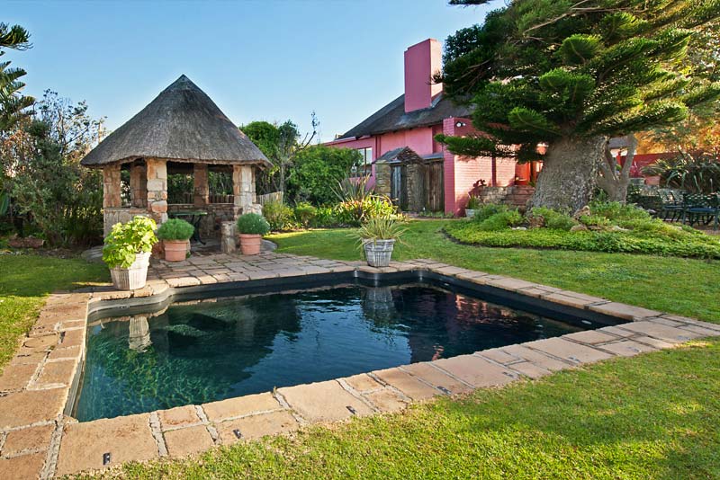 Pool area - House on Westcliff Bed and Breakfast in Hermanus