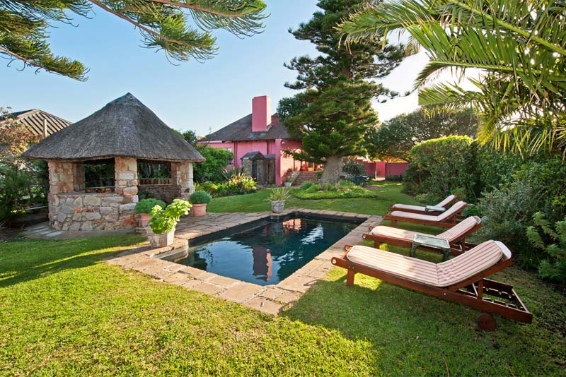 Pool and Gazebo - House on Westcliff Bed and Breakfast in Hermanus