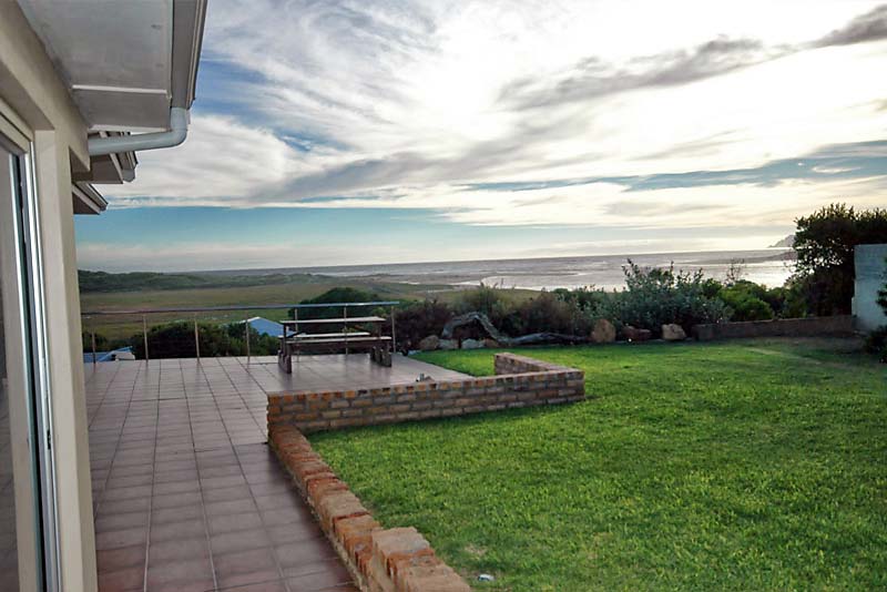 Chalet 10 - Meerensee - self catering in Fisherhaven near Hermanus