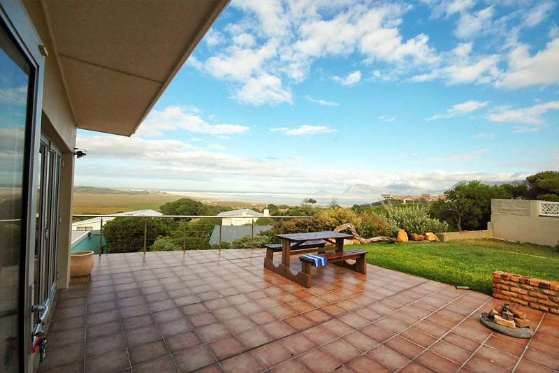 Chalet 10 - Meerensee - self catering in Fisherhaven near Hermanus