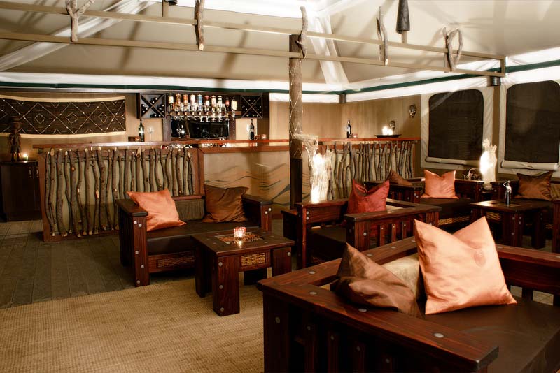 Bar & Lounge 