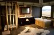 Suite bathroom