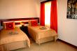 TWIN ROOMS 