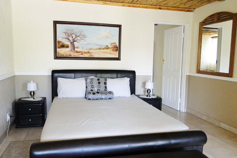 Main Bedroom Nr 1 with interleading bedroom for the kids & ensuite bathroom.