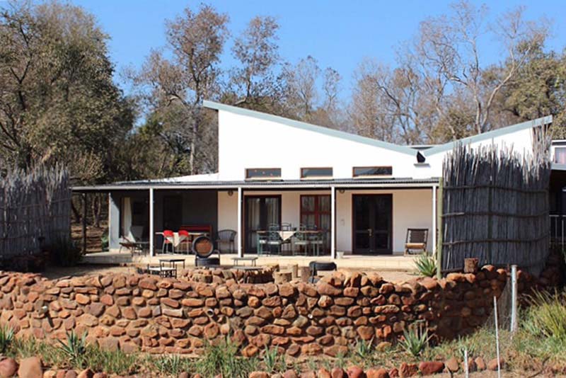 Eco country Retreat with fire pit & patio