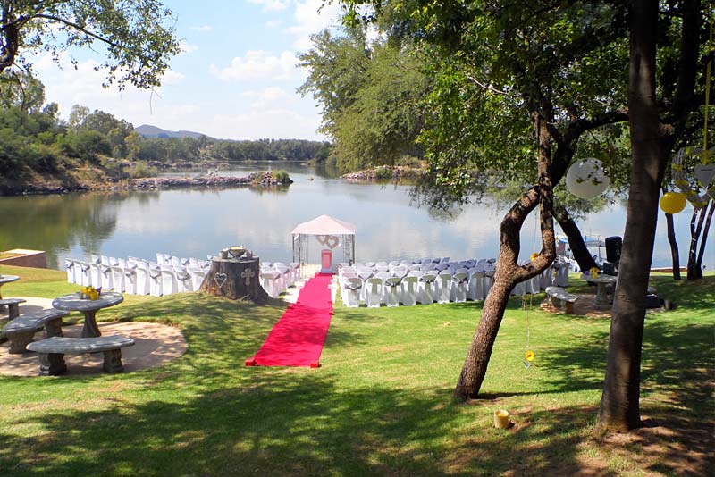 HEAVENLY EVENTS BEAUTIFUL SETTING OUTSIDE CHAPEL