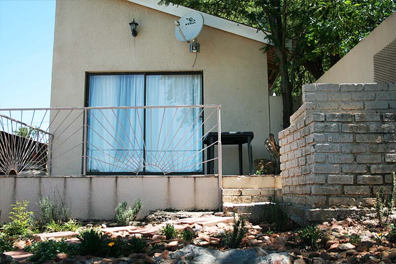 COTTAGE BALCONY