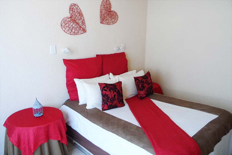 COTTAGE BEDROOM