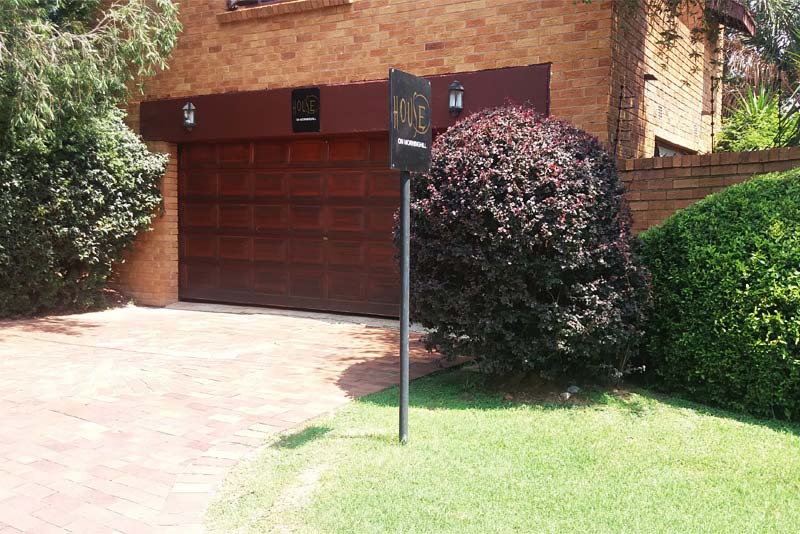 Outside Entrance - House On Morninghill self catering Bedfordview