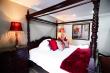 deluxe honeymoon suite K1