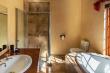 Room 10 bathroom