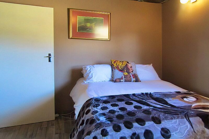 Cottage bedroom