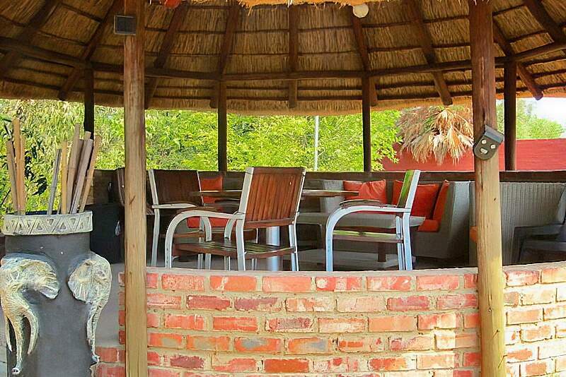 Relax in the lapa on the banks of the Vaal River