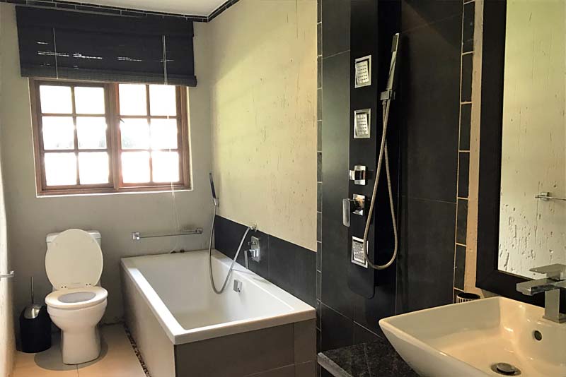 The Cottage Bathroom with Wet room Shower