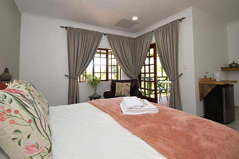 The Cuckoo's Nest Guest House offers bed and breakfast accommodation in Makhado (Louis Trichardt)