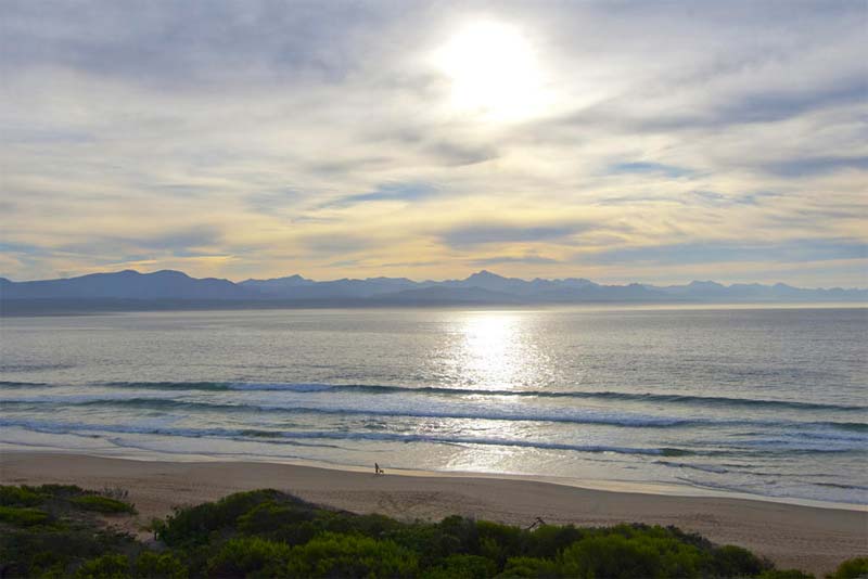 Plett Beachfront Accommodation - self catering Plettenberg Bay