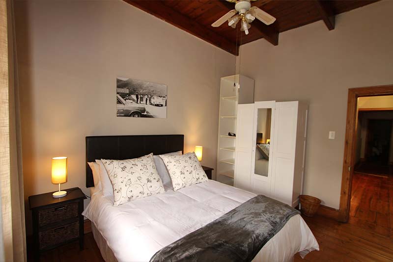 Front bedroom. (no en-suite )