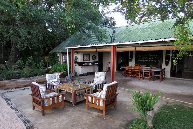 Caprivi Houseboat Safaris Lodge - dinner, bed and breakfast near Katima Mulilo