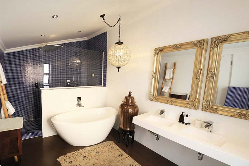 Bathroom - The Rez Guest House bed and breakfast Walvis Bay, Namibia