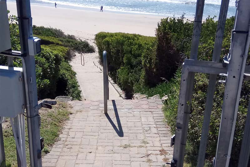 Passage down to beach- Sea Cottage 126 self catering Diaz Beach, Mossel Bay