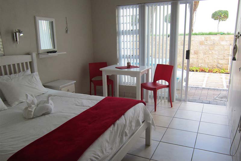 MELISSA sleeping & sitting area