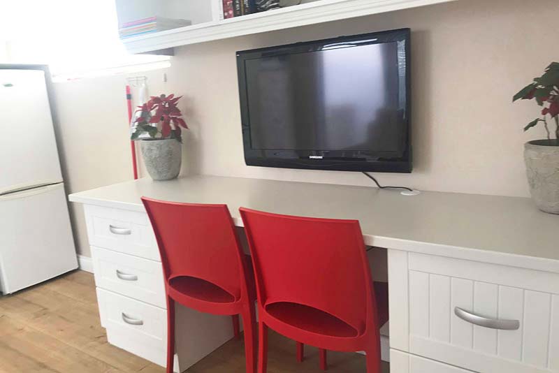 Amanda: TV Area
